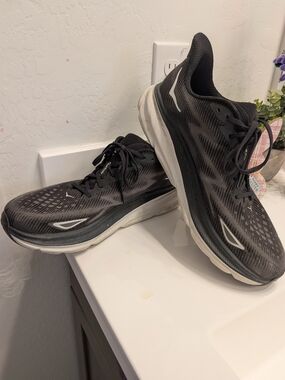 HOKA Clifton 9 Men’s Size 14D Wide Black Gray Running Shoes Sneakers